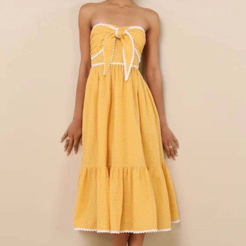 Lulu’s Delightful Design Yellow Polka Dot Midi Dress with Pockets